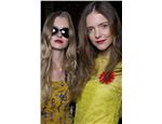 V zákulisí týdne módy “London Fashion Week” se Samem McKnightem, 
vlasovým stylistou a globálním ambasadorem značky Pantene Pro-V, Londýn, sezóna jaro - léto 2011
Módní přehlídka: Twenty8Twelve by S.Miller